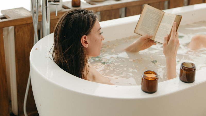 Nước ấm giúp giảm đau rát, ngứa và sưng vùng hậu môn hiệu quả