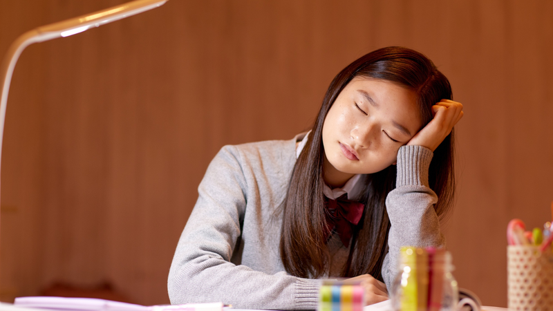 Tình trạng người mệt mỏi mắt lờ đờ có thể xuất phát từ nhiều nguyên nhân liên quan đến sức khỏe