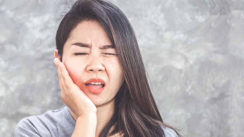 Sau nhổ răng khôn, nên hạn chế các hoạt động và thói quen có thể ảnh hưởng đến vết thương