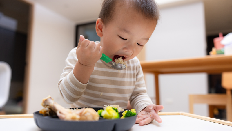 Chế độ ăn đa dạng giúp cơ hàm của trẻ phát triển khỏe mạnh