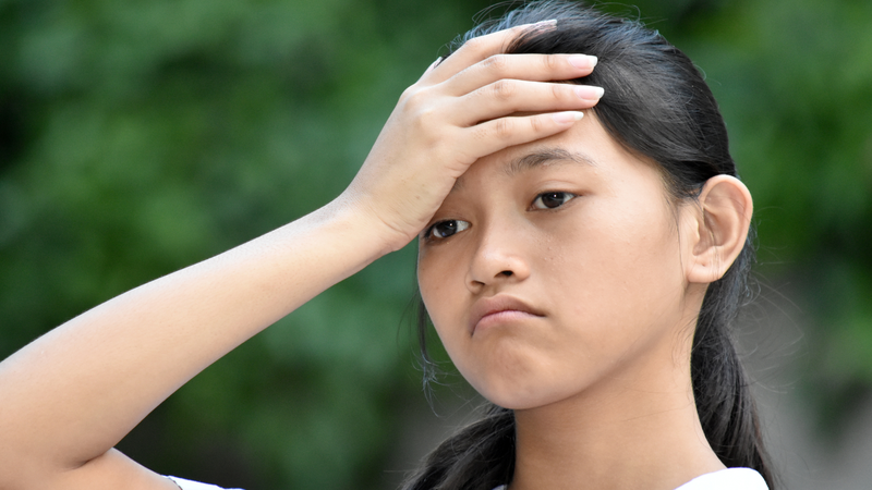 Dấu hiệu suy giảm trí nhớ ở người trẻ là hay quên, khó tập trung và giảm khả năng ghi nhớ