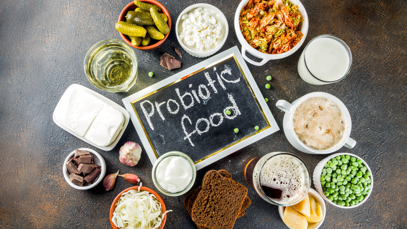 Bổ sung thực phẩm giàu chất xơ, prebiotics và thực phẩm lên men có thể hỗ trợ hệ tiêu hóa trong thời gian dùng kháng sinh