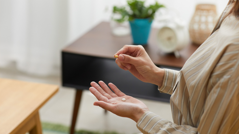 Uống sắt và canxi vào thời điểm nào trong ngày? Lựa chọn thời điểm uống hợp lý giúp tối ưu hóa hiệu quả hấp thu
