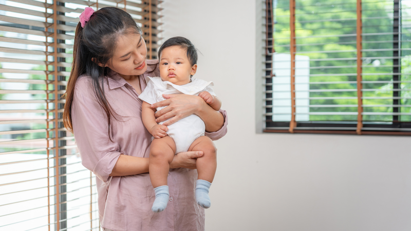 Chăm sóc đúng cách sau tiêm giúp trẻ cảm thấy dễ chịu và mau hồi phục