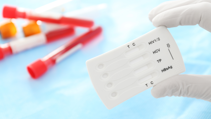 Bác sĩ sẽ chẩn đoán bằng xét nghiệm và chỉ định điều trị, theo dõi phù hợp