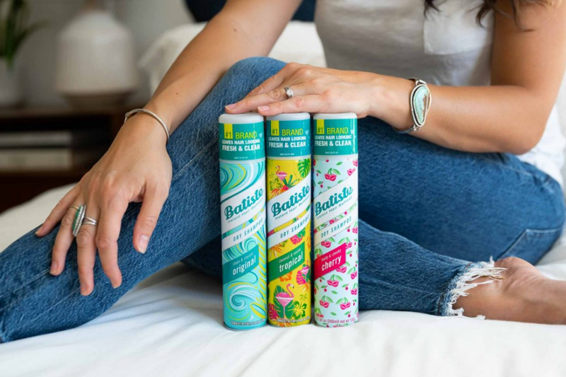 Cách sử dụng dầu gội khô Batiste để tóc mượt, bồng bềnh 3