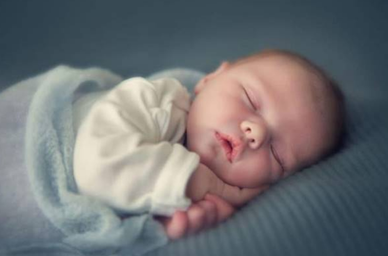 Có nên để trẻ khóc tự ngủ? Làm sao tập cho bé tự ngủ an toàn? 1