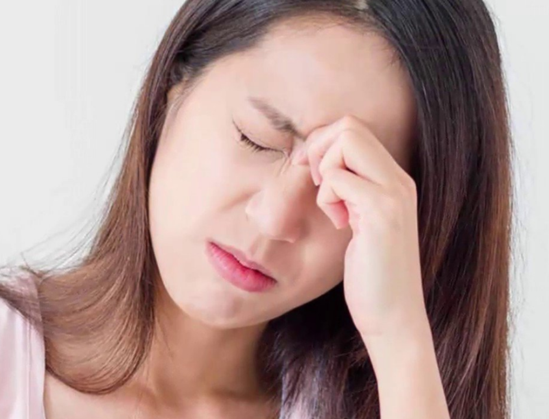 Đau đầu chảy nước mắt là hiện tượng gì? 2