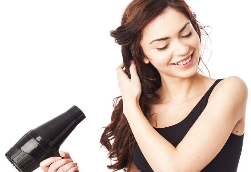 Để có mái tóc chắc khỏe, nên sấy tóc hay để khô tự nhiên? 1