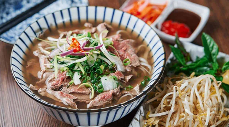 Giải đáp thắc mắc: Đau dạ dày ăn phở được không? 3