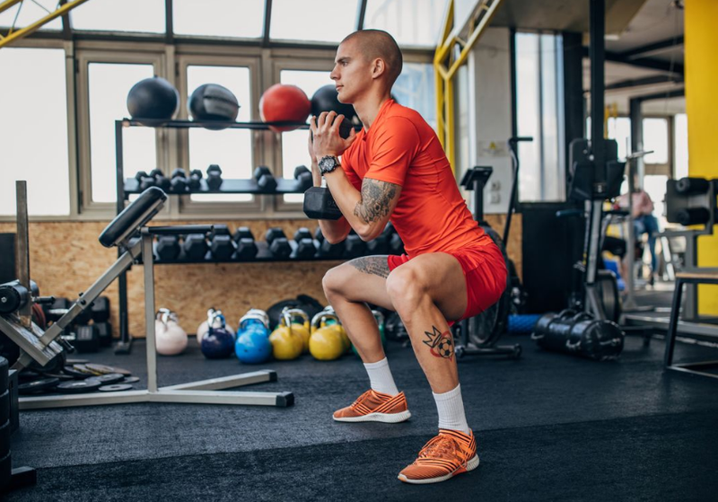 Hướng dẫn bài tập Squat nam giúp phát triển cơ bắp hiệu quả 3