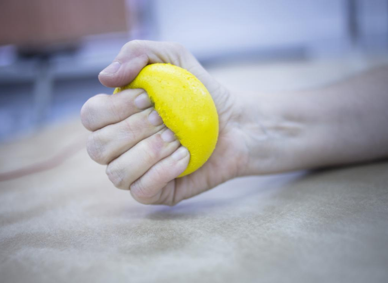 Hướng dẫn tập vật lý trị liệu cho người bị tai biến 3