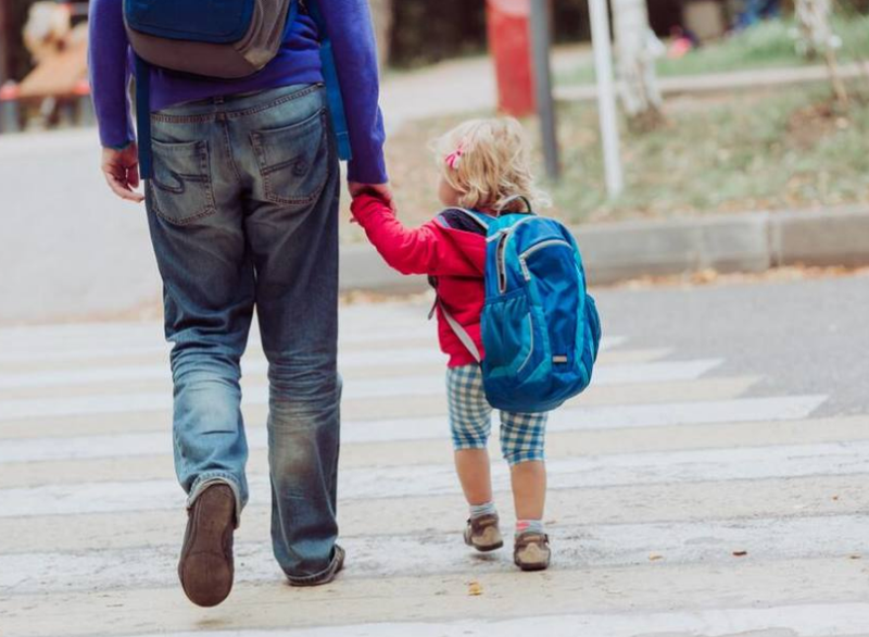 Mách cha mẹ những cách cho trẻ đi học không khóc hiệu quả 3