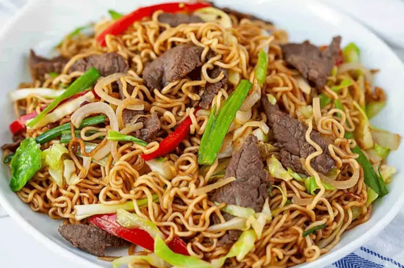 Mì xào bao nhiêu calo? Ăn nhiều mì xào có béo không? 1