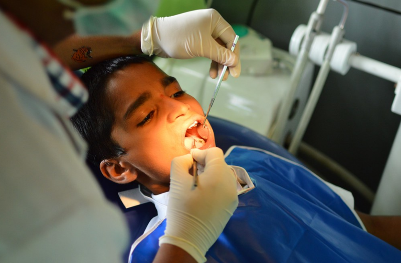 Thuốc tê nhổ răng trẻ em và những điều cha mẹ cần biết 1