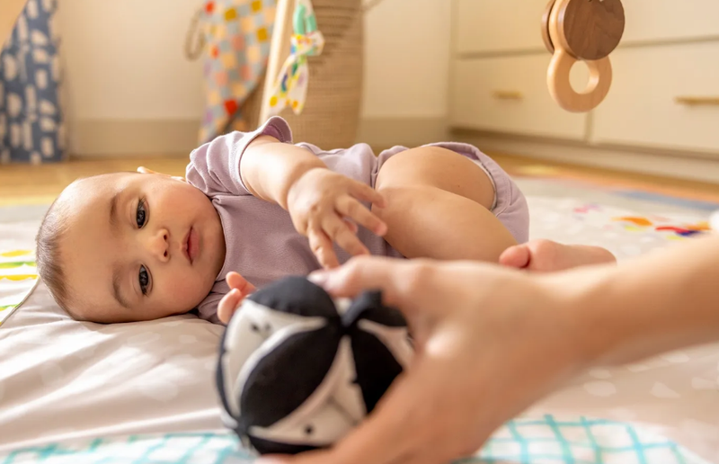 Trẻ lẫy nhiều có tốt không? Có nên cho trẻ lẫy sớm không? 4