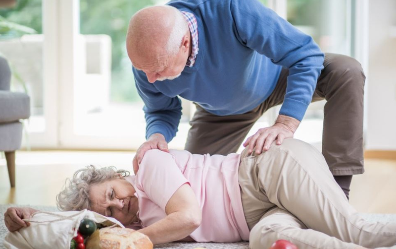 Tự nhiên ngất xỉu đột ngột là tình trạng gì, có nguy hiểm không? 4