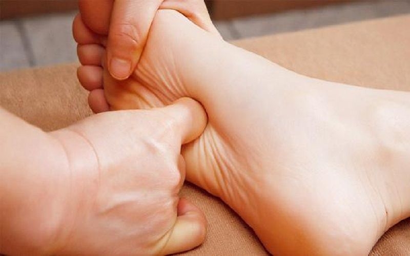 Hướng dẫn bấm huyệt chữa mệt mỏi, căng thẳng đơn giản dễ thực hiện 3