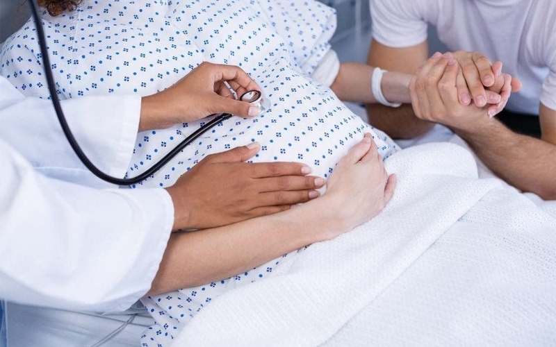 Bấm ối có nguy hiểm không? Lưu ý khi bấm ối cho bà bầu 1