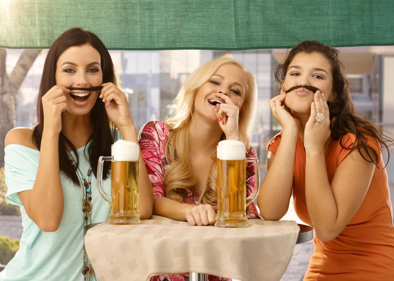 Bạn có biết uống bia có tác dụng gì cho phụ nữ không? 2