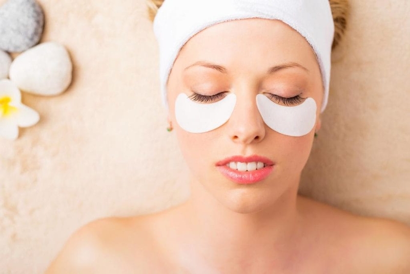 Sữa chua Hy Lạp làm giảm quầng thâm mắt