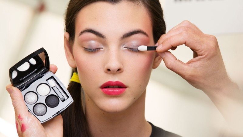 Bạn đã biết cách bảo quản phấn mắt chuẩn chưa? 1