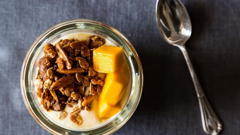 Sữa chua Hy Lạp đặc mịn, giàu dưỡng chất