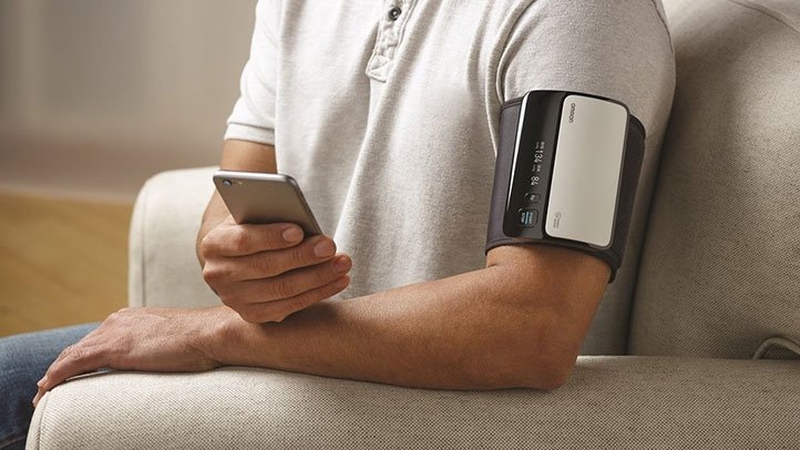 Bạn nên chọn mua máy đo huyết áp loại nào tốt? 2