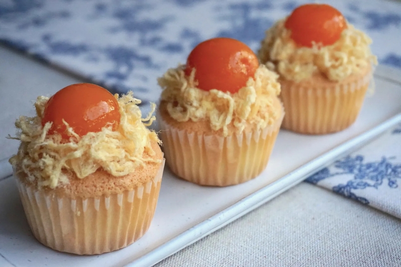 Bánh bông lan trứng muối bao nhiêu calo? Cách để ăn bánh mà không tăng cân? 3