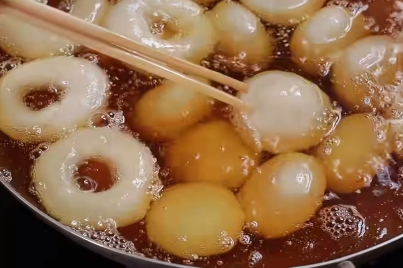 Bánh cam bao nhiêu calo? Hướng dẫn cách làm bánh cam mềm trong giòn ngoài ngon khỏi chê 5