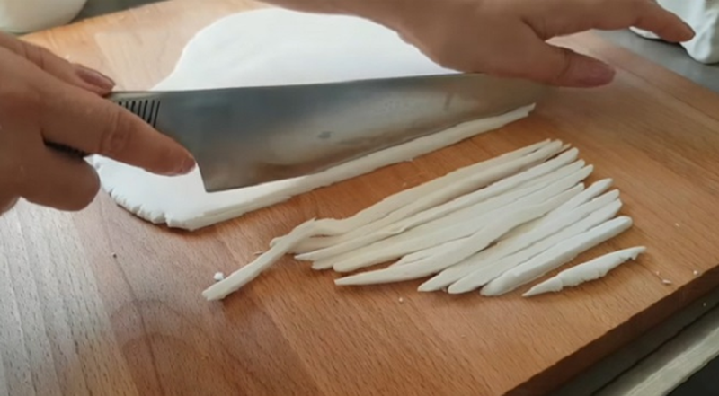 Bánh canh bao nhiêu calo? Cách làm bánh canh bột gạo tại nhà siêu dễ 2