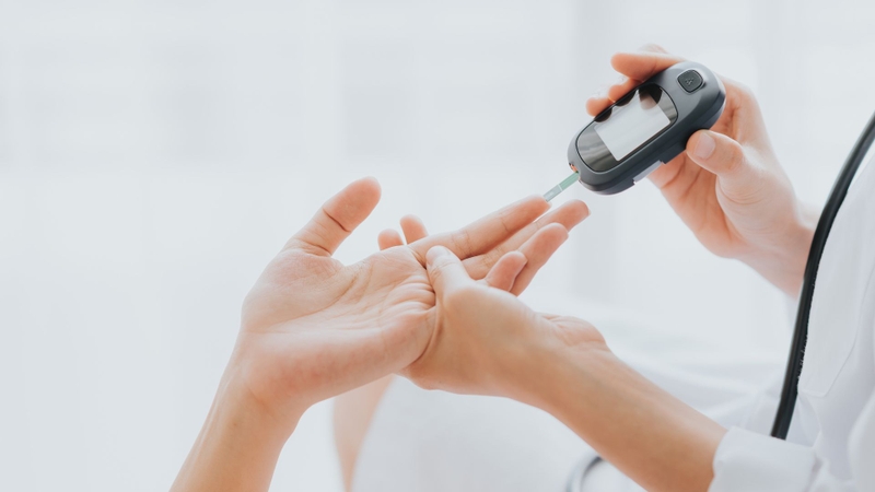 Người có bệnh chuyển hóa nên chú ý khẩu phần bánh dẻo trứng muối