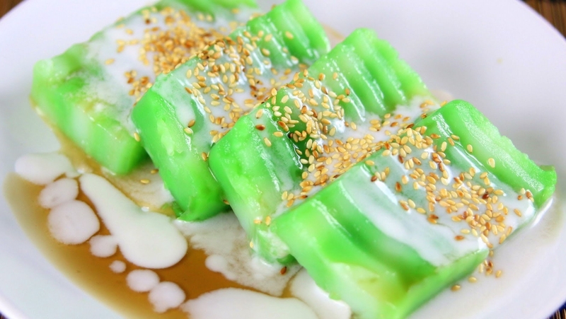 Bánh đúc ngọt là một thức quà vặt dân dã đặc trưng của ẩm thực Nam Bộ