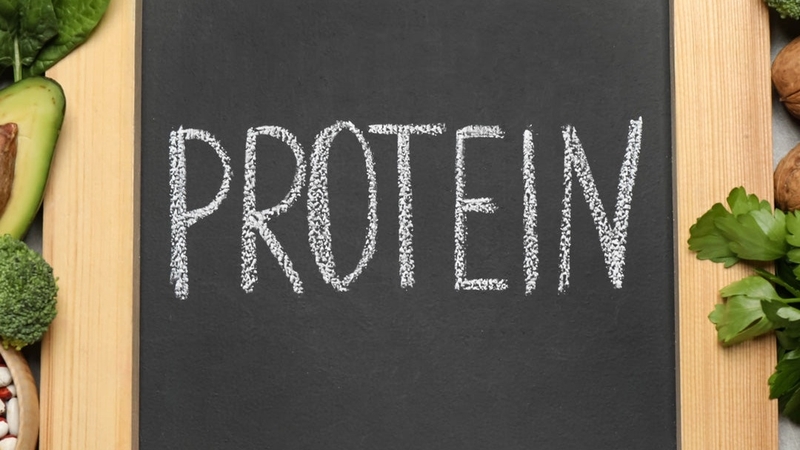 Bánh ép Huế là món ăn vặt an toàn, cung cấp nhiều dưỡng chất như protein
