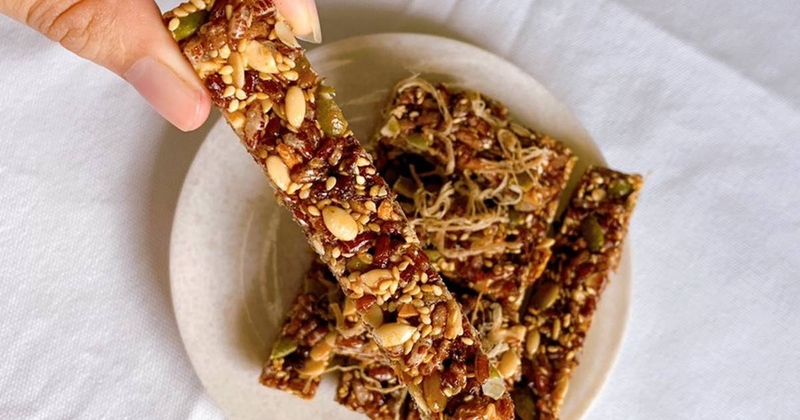 Những lưu ý khi dùng bánh gạo lứt chà bông giảm cân