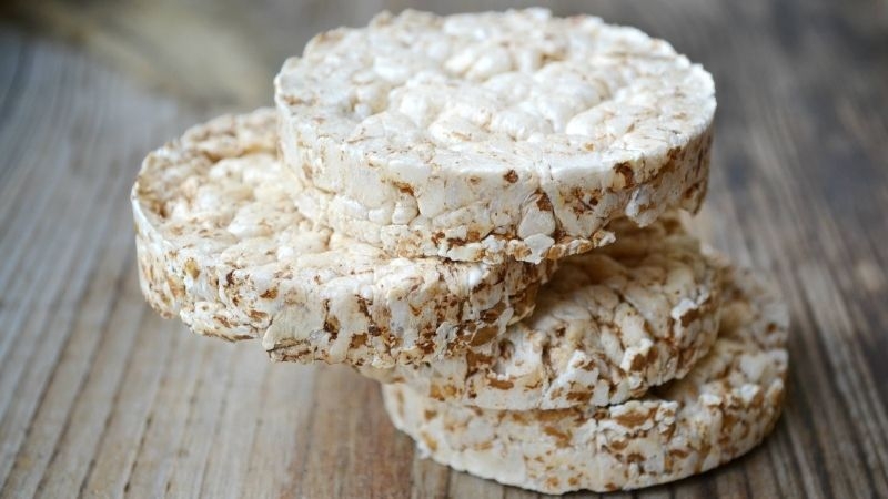 Một số lưu ý khi ăn bánh gạo lứt huyết rồng để giảm cân hiệu qủa