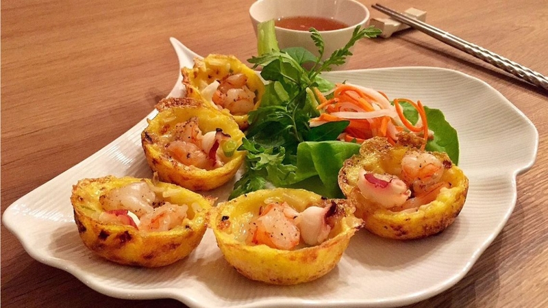 Kiểm soát khẩu phần khi ăn bánh khọt bạn sẽ không sợ tăng cân