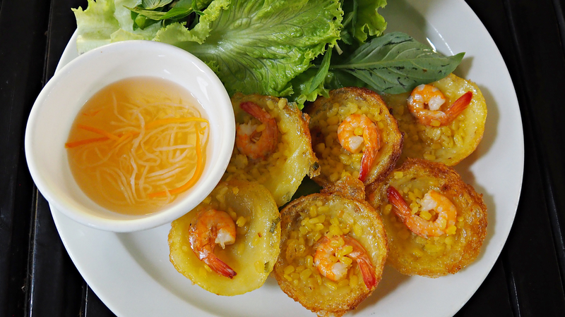 Bánh khọt là một món ăn dân gian được nhiều người yêu thích