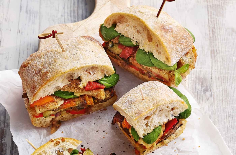 Bánh mì Ciabatta với nhân thuần chay