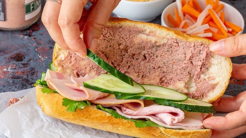 Bánh mì thập cẩm bao nhiêu calo? Ăn thế nào để không lo tăng cân 3