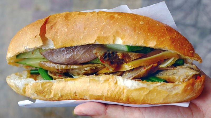 Bánh mì thập cẩm bao nhiêu calo? Ăn thế nào để không lo tăng cân 4