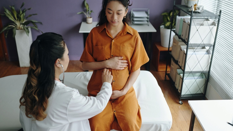 Khi phát hiện bánh nhau dày, mẹ bầu cần theo dõi thai kỳ sát sao và tuân thủ chỉ định bác sĩ