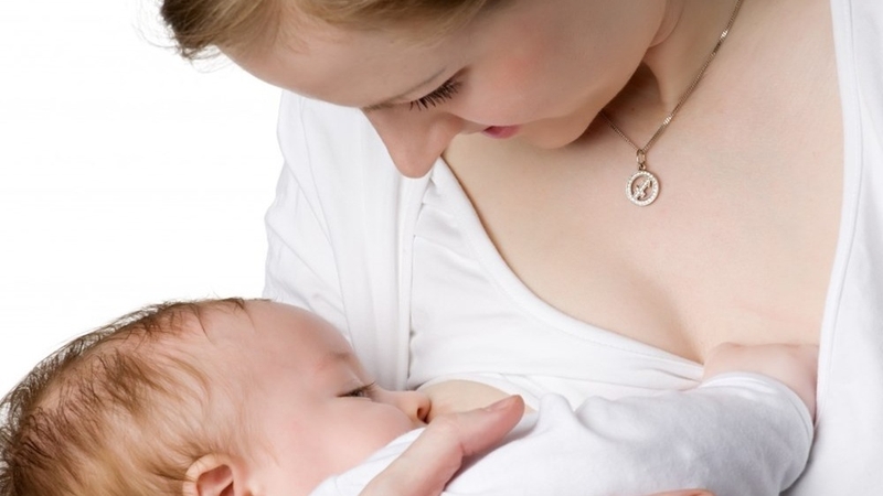 bao-lau-sua-ve-1-lan-huong-dan-ve-sinh-bau-vu-cho-me-sau-sinh 1.jpg