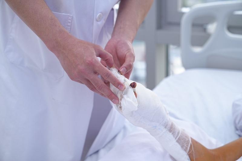 Cách sơ cứu và bảo quản chi thể đứt rời 3