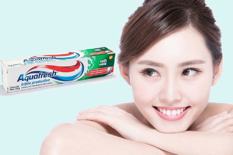 Kem đánh răng Aquafresh Whitening có công dụng loại bỏ mảng bám răng