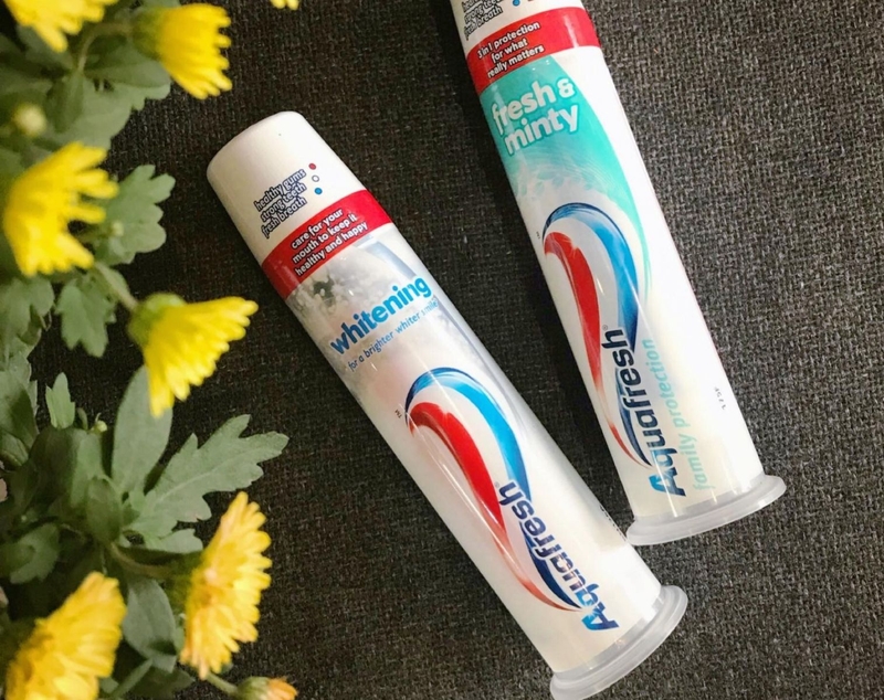 Aquafresh Whitening bảo vệ răng miệng tối đa