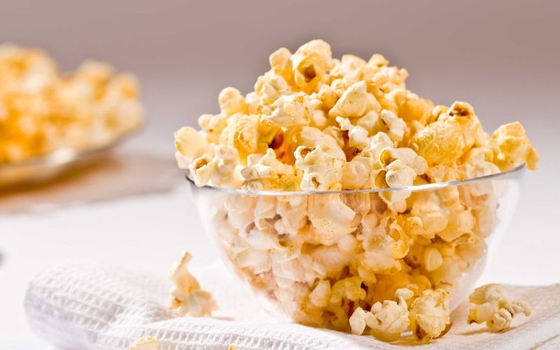 Ăn quá nhiều bắp rang bơ một lúc hoặc trong thời gian ngắn làm tăng nguy cơ béo phì