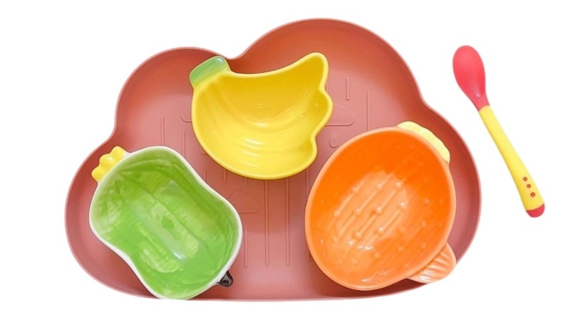 Tùy nhu cầu và tài chính, cha mẹ có thể dễ dàng chọn loại bát ăn dặm phù hợp