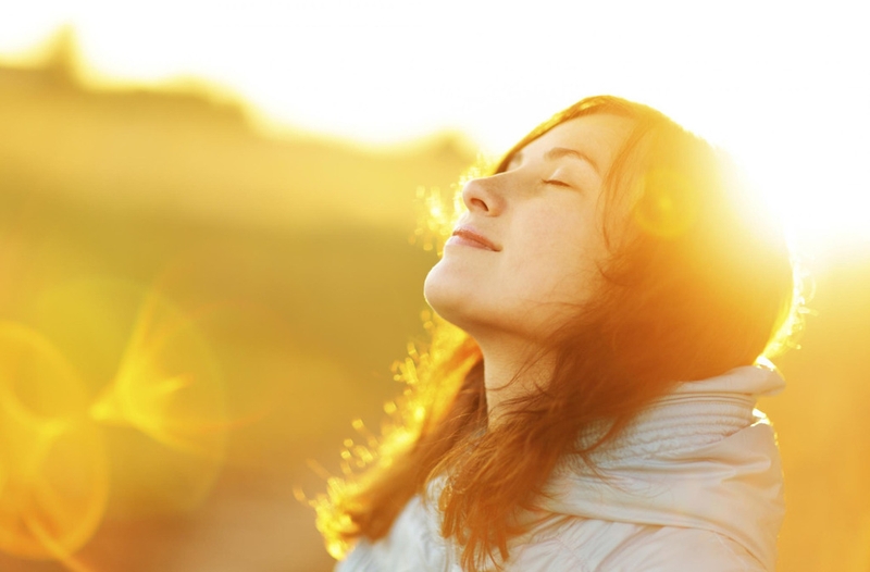 Bật mí lợi ích của ánh nắng mặt trời và cách tắm nắng hiệu quả, an toàn 4
