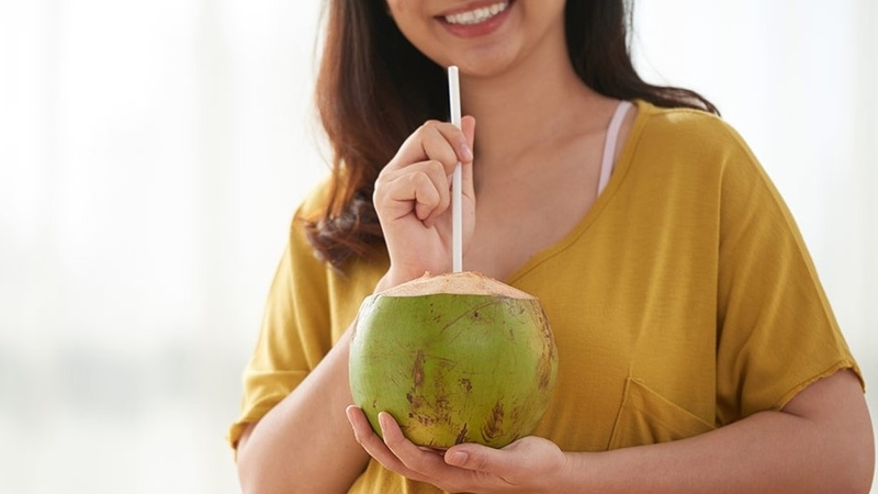 Bật mí ngay viêm bàng quang có uống nước dừa được không! 1